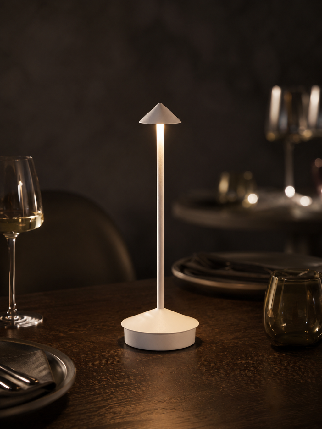 Aura Cordless Table Lamp