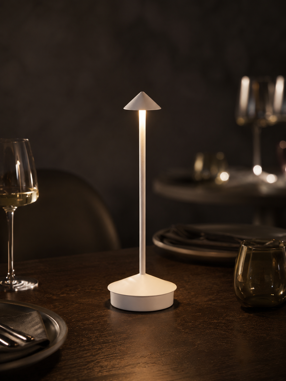 Aura Cordless Table Lamp